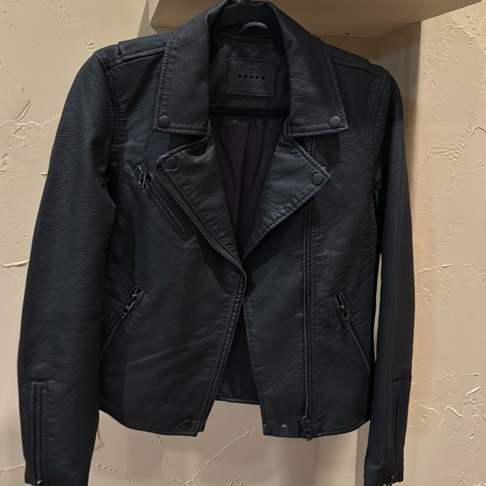 BlankNYC Faux Leather Moto Jacket. Black. Size Small
